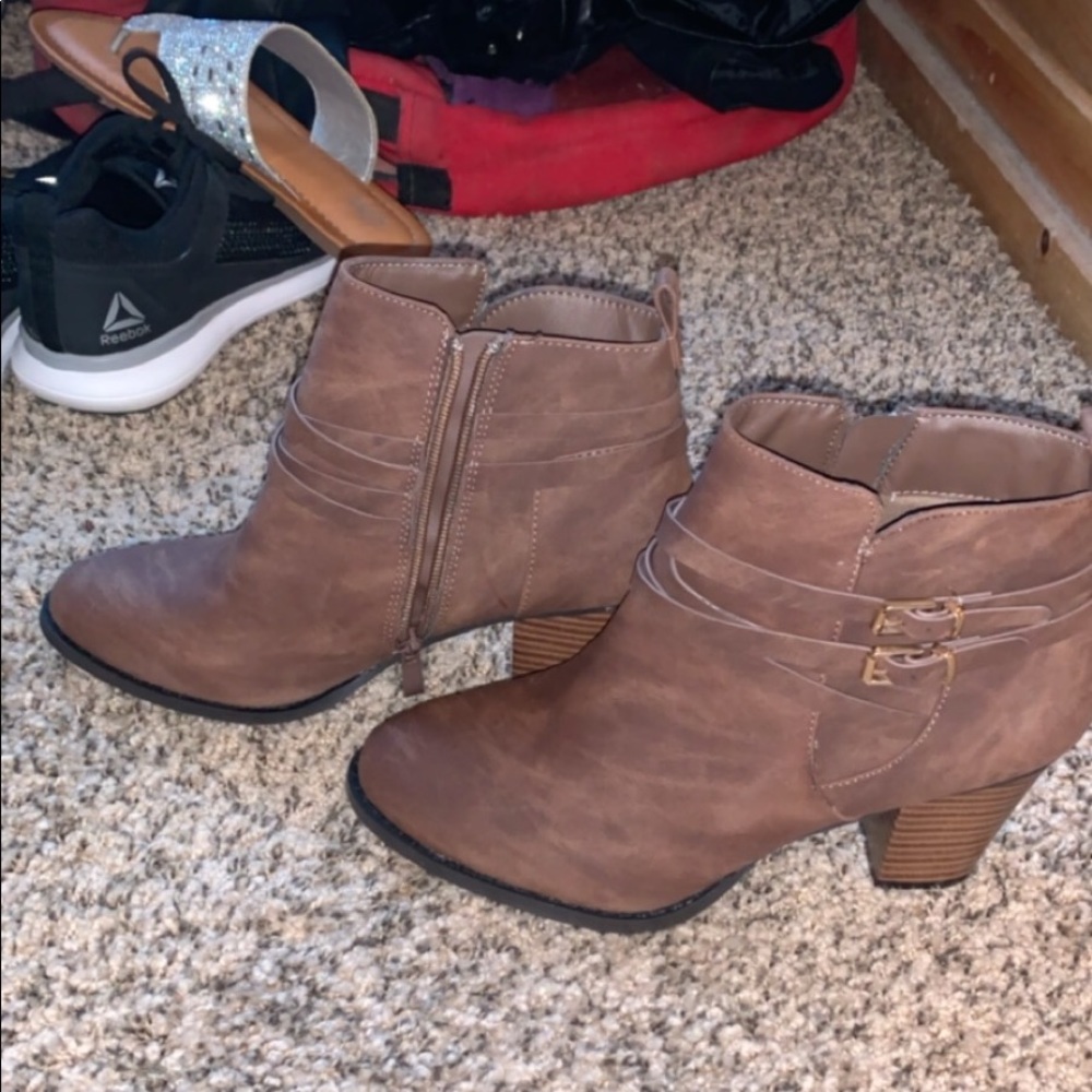 Brand new rue 21 booties